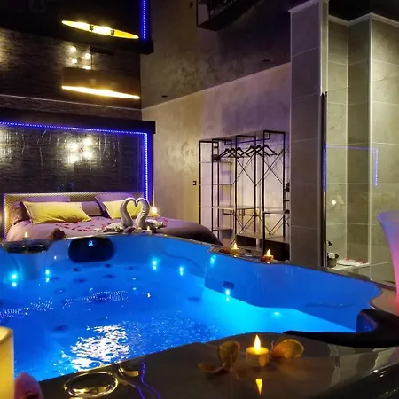 Avec Jacuzzi - Clim - Terrasse - Wi-fi דירה